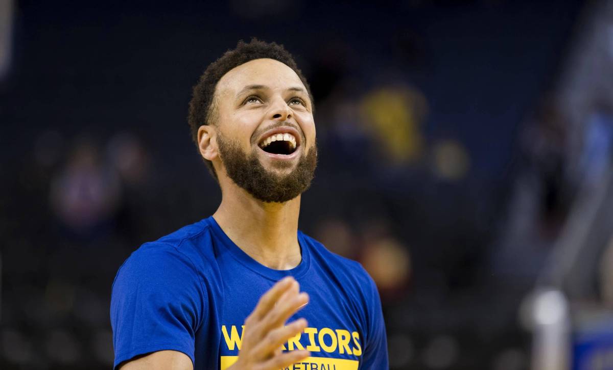 关于库里在加拿大队比赛中比赛局势复杂，败北引发热议！比赛高潮迭起的信息